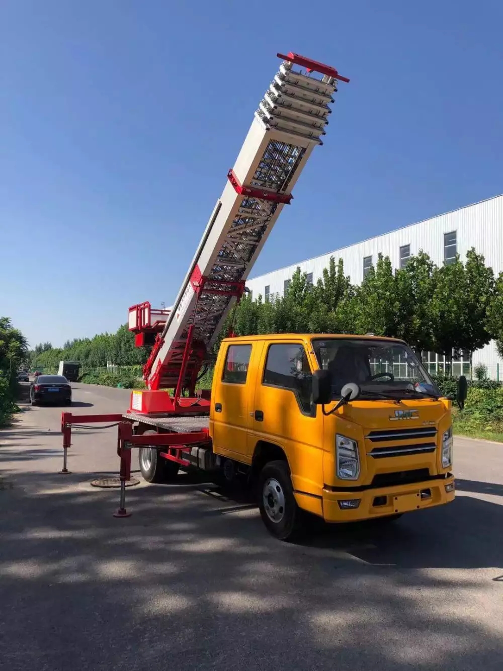 邯郸邯山附近的云梯车出租服务：轻松解决高空作业需求