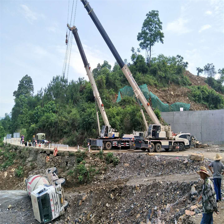 邯郸邯山汽车掉沟里叫吊车救援要多少钱